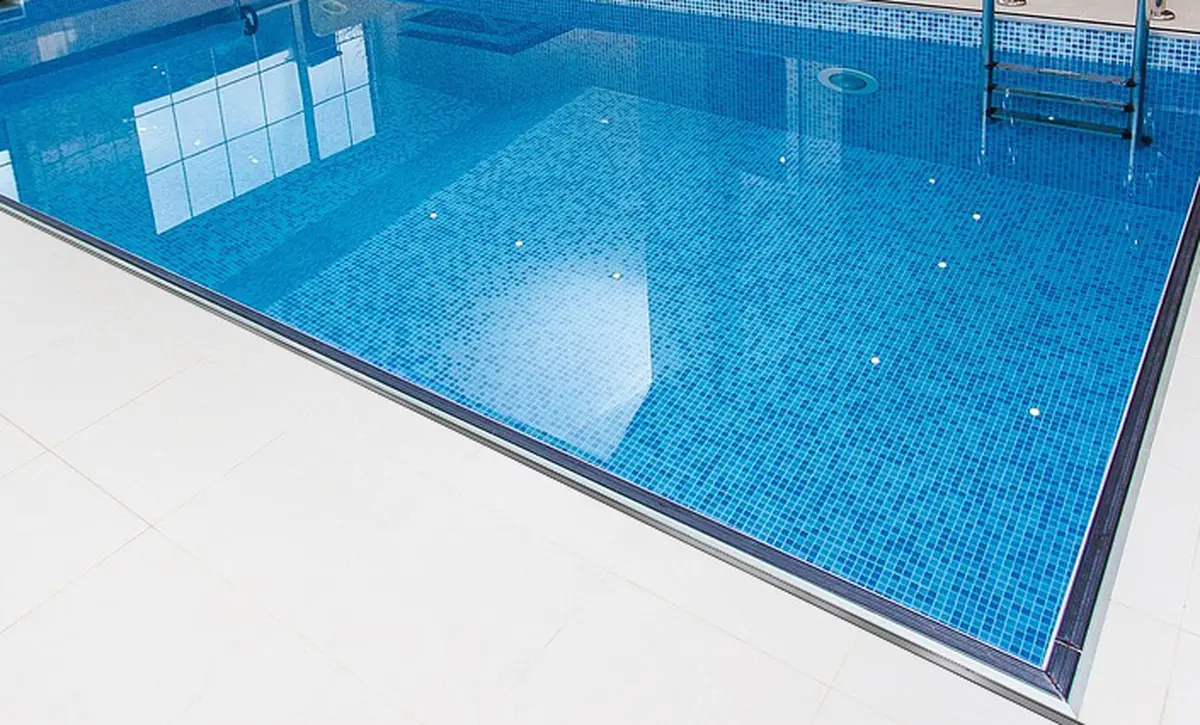 Kanał szczelinowy nierdzewny przeznaczony na baseny i parki wodne